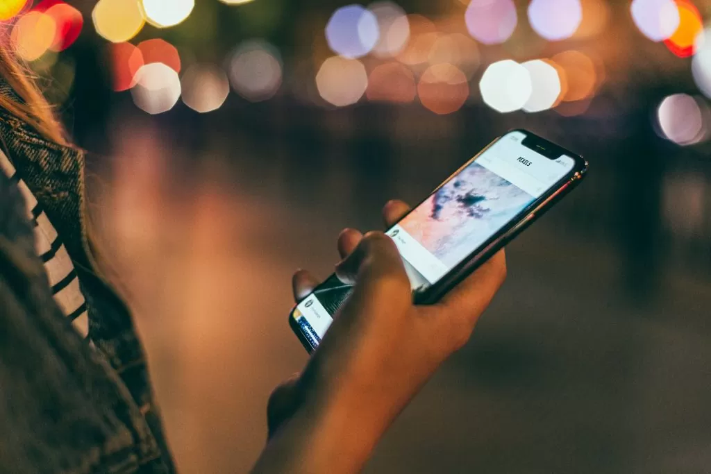 9 saveta za bolji odnos roditelja i tinejdžera 3 zavisnost od mobilnog telefona
